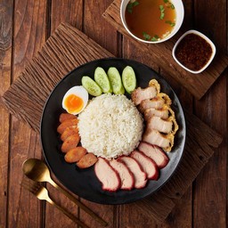 ข้าวหมูแดง+หมูกรอบ+ไข่ต้ม
