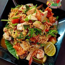 ยำมาม่าทะเล