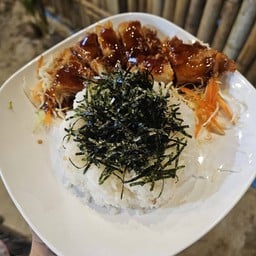 ข้าวไก่กรอบซอสเกาหลี