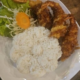 ข้าวกุ้งกรอบราดซอส