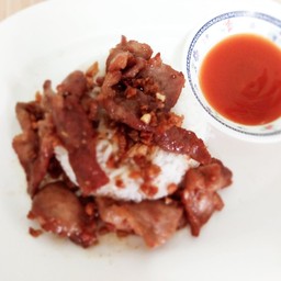 ข้าวหมูทอดกระเทียม