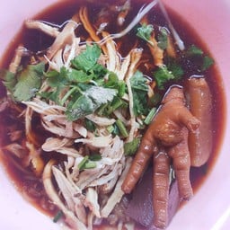 ก๋วยเตี๋ยวไก่บุญตา