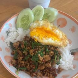 ข้าว กระเพราหมูสับ + ไข่ดาว
