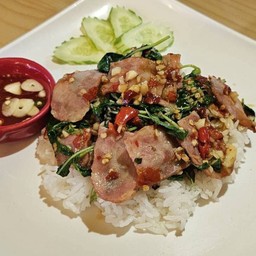 ข้าวกะเพราเบคอน