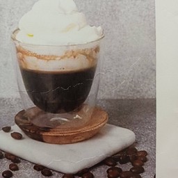 เอสเพรสโซ่คอนปันน่า