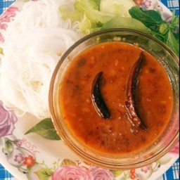 น้ำพริกหวาน+ขนมจีนตะกร้าใหญ่(มีผักแถมให้)