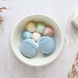 บัวลอยมีใส้ + ไอศกรีมกะทิสด