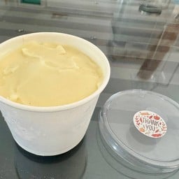 ไอศครีมทุเรียนหมอนทองรสชาติดีงาม กลมกล่อม เข้มข้นผสมผสานกับกะทิสด หอมอร่อย ต้องลอง