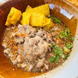 ก๋วยเตี๋ยวต้มยำ ดึ๋ง ดั๋ง