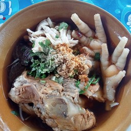 ก๋วยเตี๋ยวเส้นใหญ่ไก่มะระ
