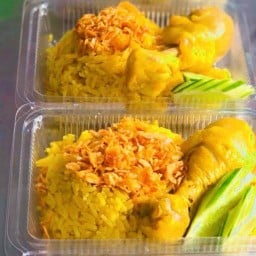 ข้าวมันไก่ทองหล่อ (ตรงข้ามสวนภูมิรักษ์2)