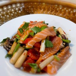 ตำไหลบัวแซลมอน