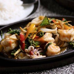 ผัดฉ่าทะเล