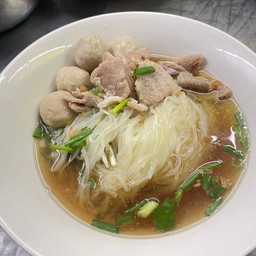 ก๋วยเตี๋ยวหมูน้ำใส