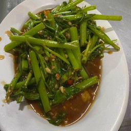 ผัดผักบุ้งไฟแดง