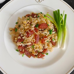 ข้าวผัดกุนเชียงใส่ใข่