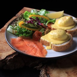 ไข่เบเนดิกกับสโมคแซลมอน