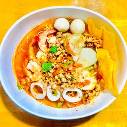 ก๋วยเตี๋ยวทะเลต้มยำโบราณ