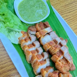 หมูกรอบ