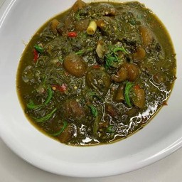 แกงขี้เหล็กใส่หนังวัว