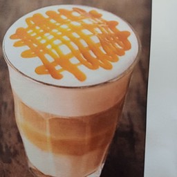 คาราเมลแมคคิเอโต้ร้อน