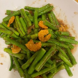 ถั่วฝักยาวผักกะปิใส่กุ้งเเห้ง