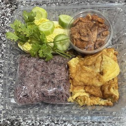 ข้าวไข่เจียว น้ำพริกกากหมู