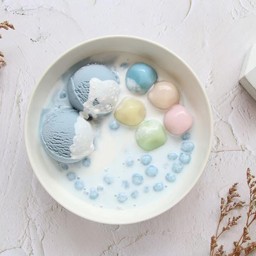 บัวลอยมีไส้+บัวลอยลูกเล็ก+ไอศกรีม