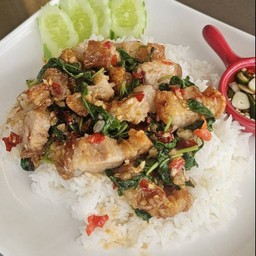 ข้าวกะเพราหมูกรอบ
