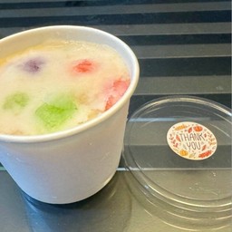 เข้มข้นยาคูลท์ นมเปรี้ยวในดวงใจตั้งแต่วัยเด็ก เปรี้ยวตัด หวานของเยลลี ให้เคี้ยวเบาๆ อร่อยสดชื่น  รสโปรดของเด็กๆและผู้ใหญ่หลายๆคนค่ะ ฟินสุดๆ