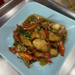 ปลากระพงผัดคื่นช่าย