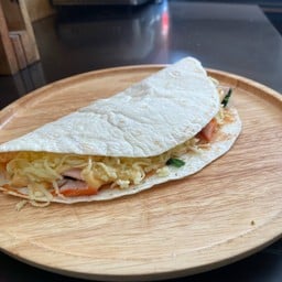 เเป้งตอติญ่า ท็อปปิ้งเน้นๆ  ชีสเน้นๆ (เพิ่มชีสในตัว)