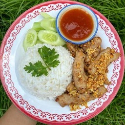 ข้าวหมูกระเทียม