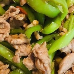 หมูผัดพริกหยวก (กับข้าว)