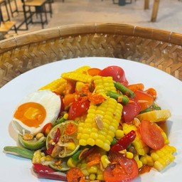 ตำไทยข้าวโพดไข่เค็ม