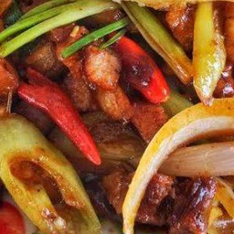 ผัดพริกเผาหมูกรอบ