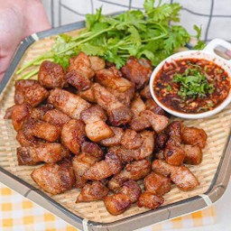 สามชั้นทอดน้ำปลา