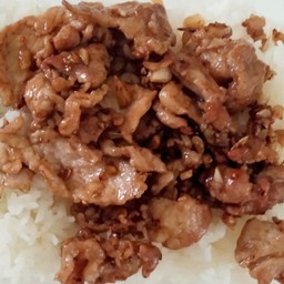 หมูทอดกะเทียม (กับข้าว)