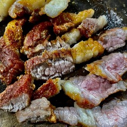 เสือร้างไห้ย่างติดมัน