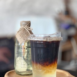 อเมริกาโน่น้ำช่อดอกมะพร้าว