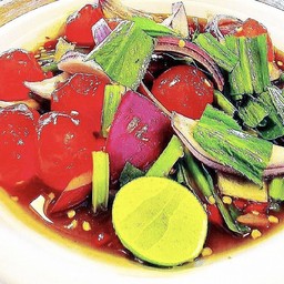 ยำไข่แดงเค็ม