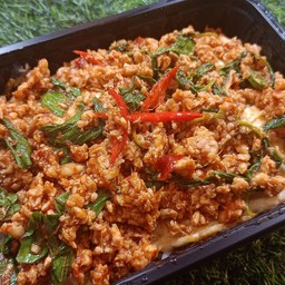 ข้าวไข่ข้นพริกแกงไก่สับ (เปลี่ยนเนื้อสัตว์ได้)