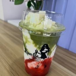 นมสดมะพร้าวปั่นซอสสตรอว์เบอร์รี่x มัทฉะ