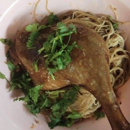 ก๋วยเตี๋ยวเป็ดไชยา ไชยาเป็ดพะโล้ตลาดพรจิต