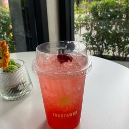 สตอว์เบอร์รี่ โซดา