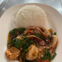 ข้าวกระเพราทะเล