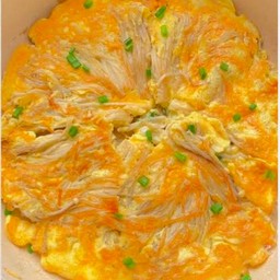 ข้าวไข่เจียวเห็ดเข็มทอง