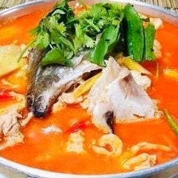 ต้มยำหัวปลาแซลมอน