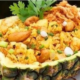 ข้าวผัดสับปะรด