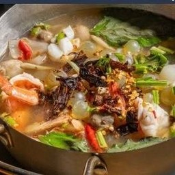 ต้มยำทะเลน้ำใสไข่ปลาเรียวเซียว